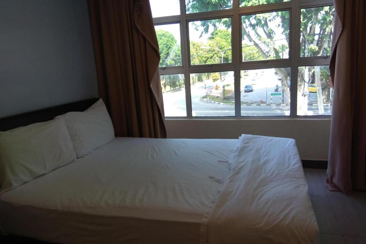 Oyo 90021 Star View Hotel Kampong Batu Tiga Esterno foto