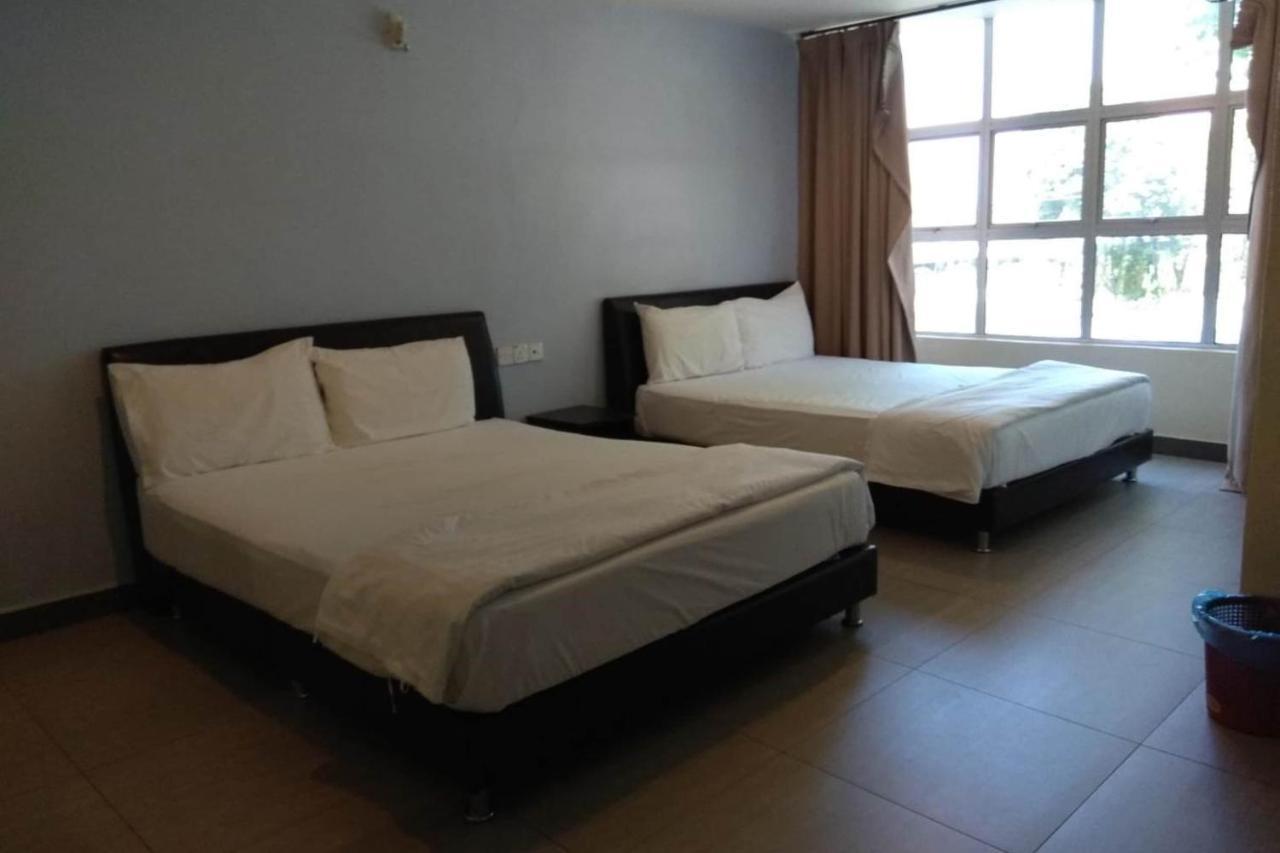 Oyo 90021 Star View Hotel Kampong Batu Tiga Esterno foto