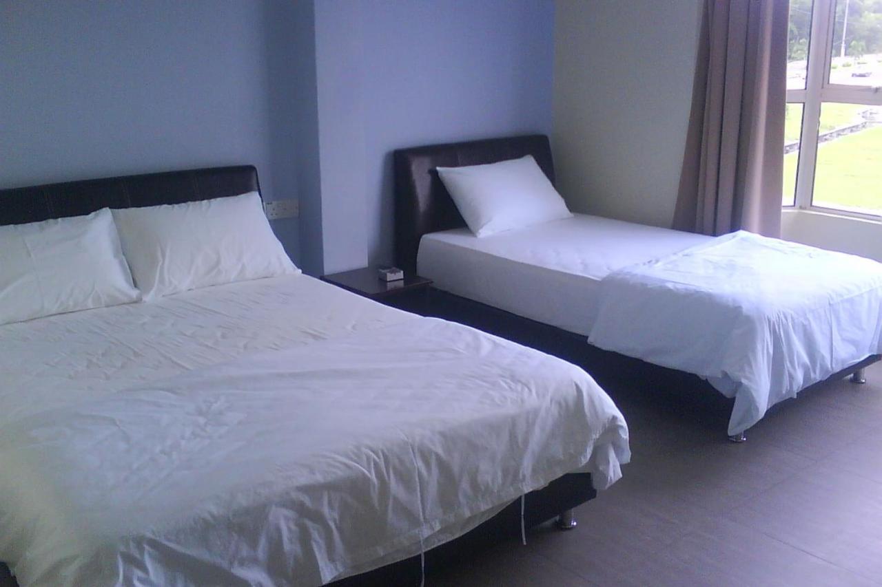Oyo 90021 Star View Hotel Kampong Batu Tiga Esterno foto